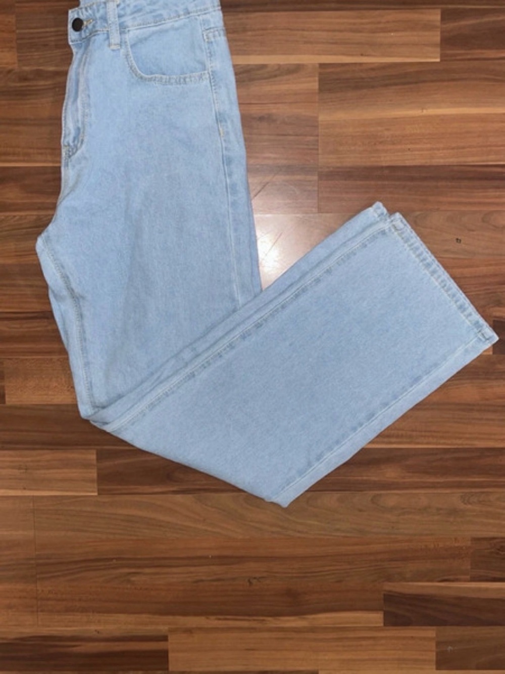 Light wash straight leg jeans Size M
